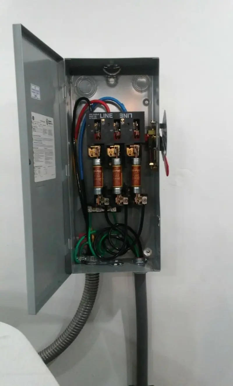 Three-phase disconnect switch installed for Electrical Wiring & Rewiring in Lake Norman of Iredell